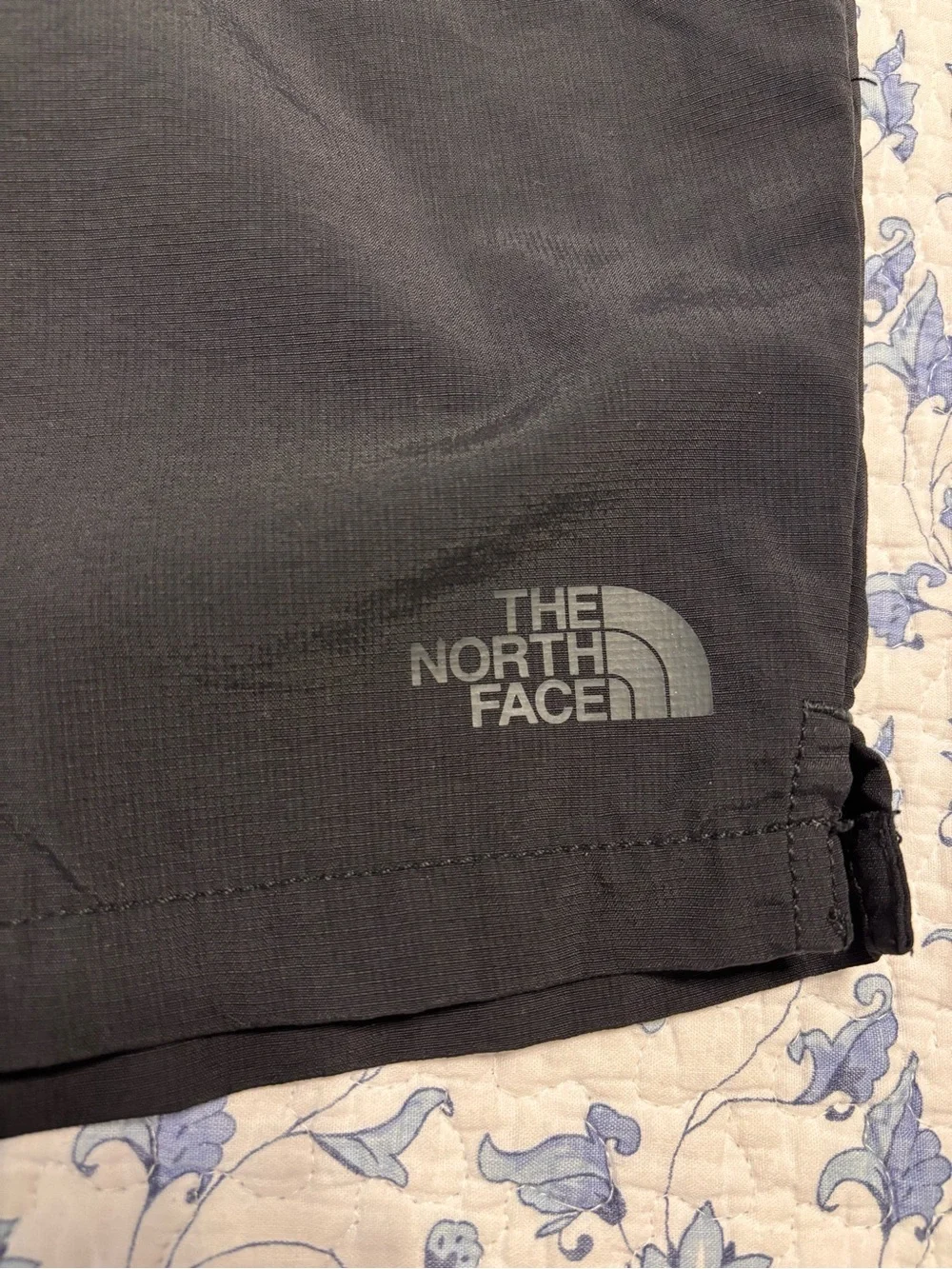 The North Face Men’s XXL Black shorts elastic waist lightweight nylon athletic